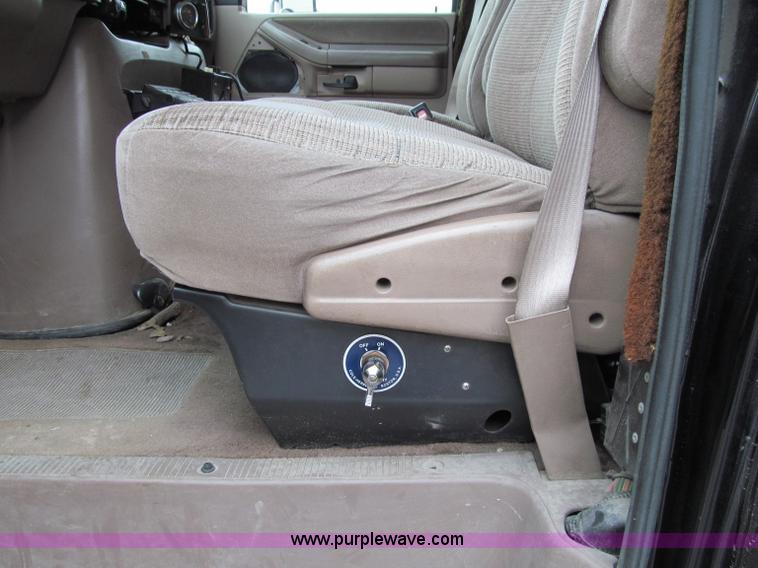 image for item D7045 1992 Ford Econoline E350 ambulance