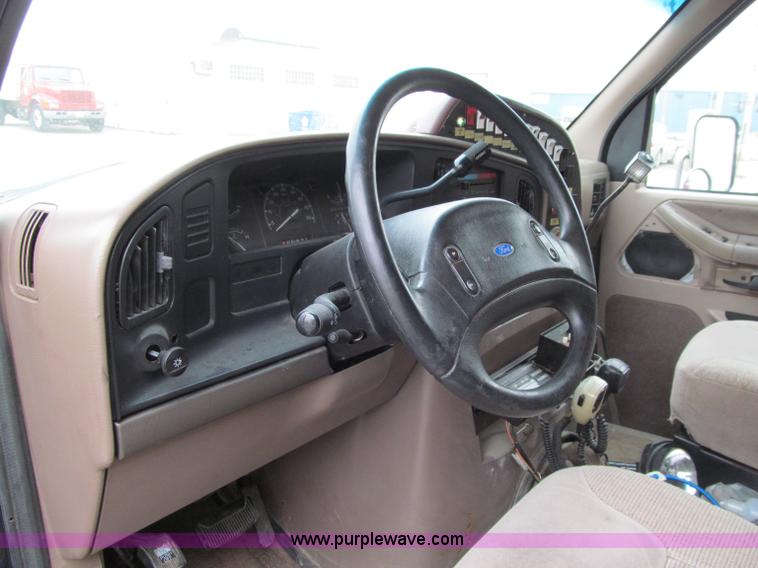 image for item D7045 1992 Ford Econoline E350 ambulance