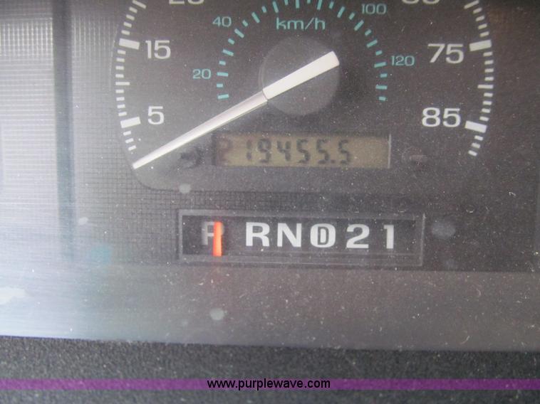 image for item D7045 1992 Ford Econoline E350 ambulance