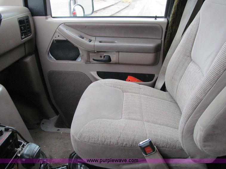 image for item D7045 1992 Ford Econoline E350 ambulance