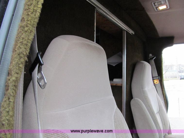 image for item D7045 1992 Ford Econoline E350 ambulance