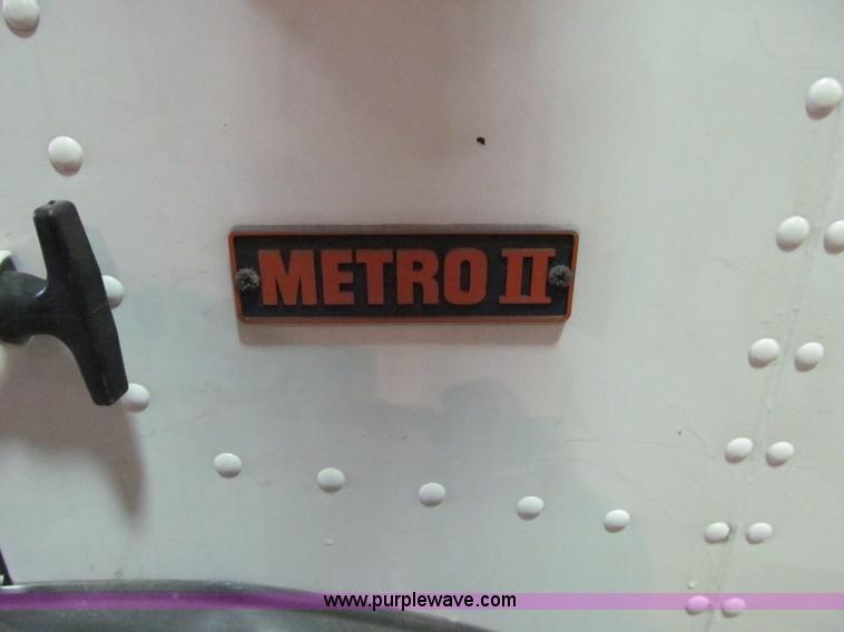 image for item D7046 1987 International Metro II box truck