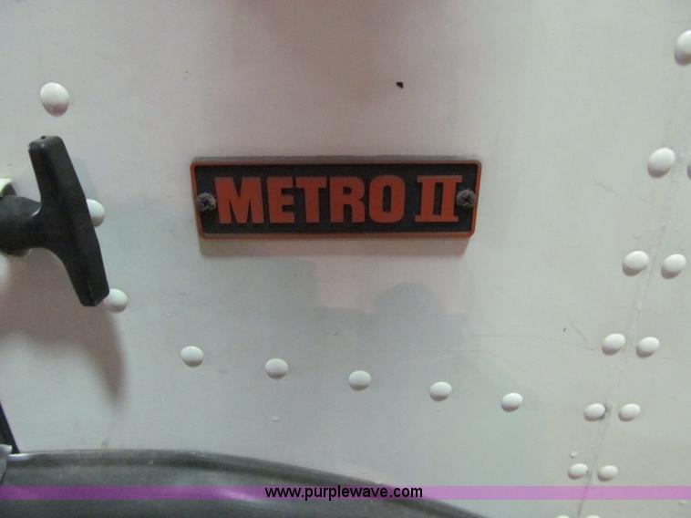 image for item D7046 1987 International Metro II box truck