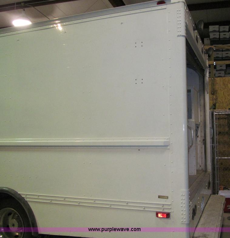 image for item D7046 1987 International Metro II box truck