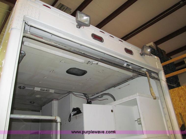 image for item D7046 1987 International Metro II box truck