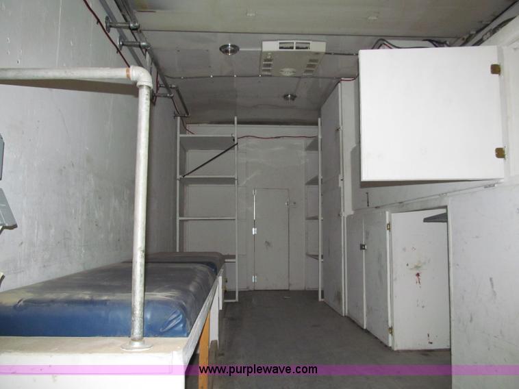 image for item D7046 1987 International Metro II box truck