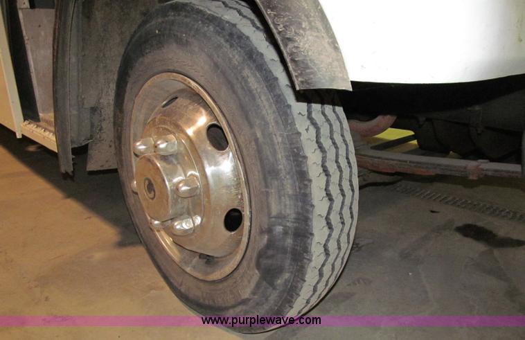 image for item D7046 1987 International Metro II box truck