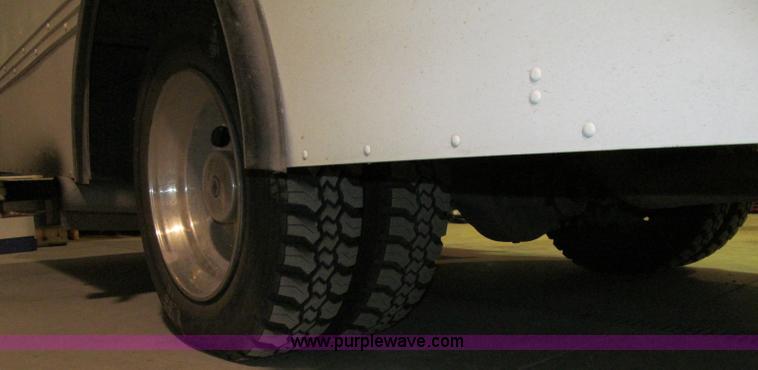 image for item D7046 1987 International Metro II box truck