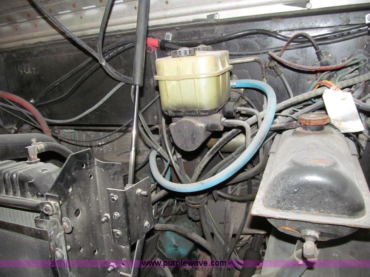 image for item D7046 1987 International Metro II box truck