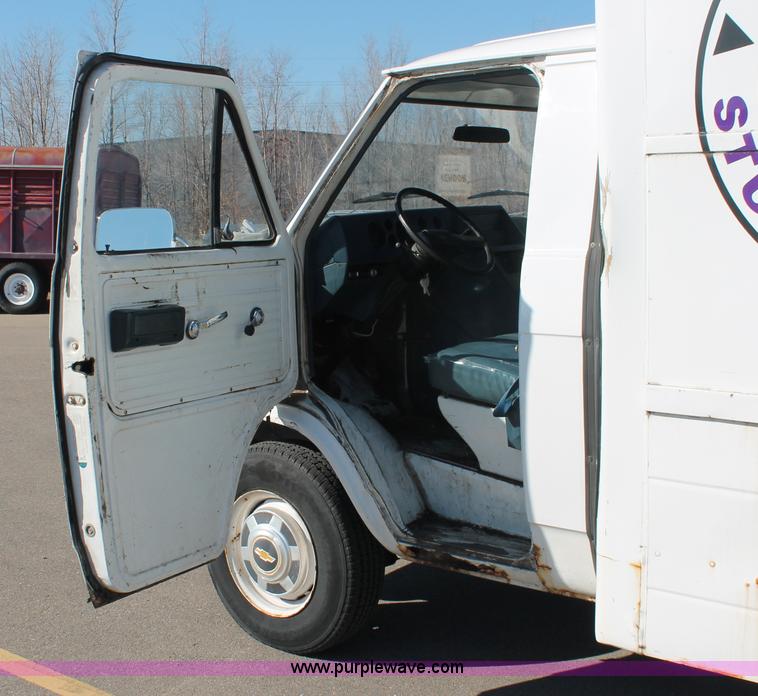 image for item E2534 1980 Chevrolet 30 box van