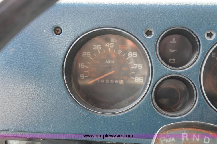 image for item E2534 1980 Chevrolet 30 box van