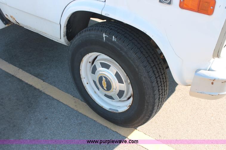 image for item E2534 1980 Chevrolet 30 box van