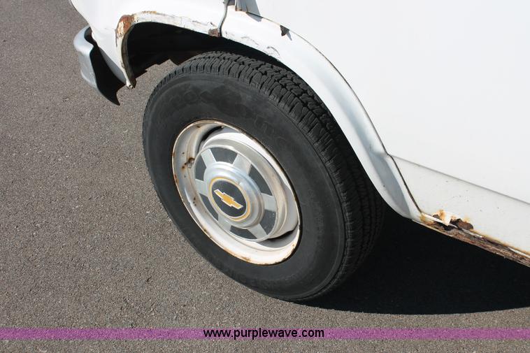 image for item E2534 1980 Chevrolet 30 box van