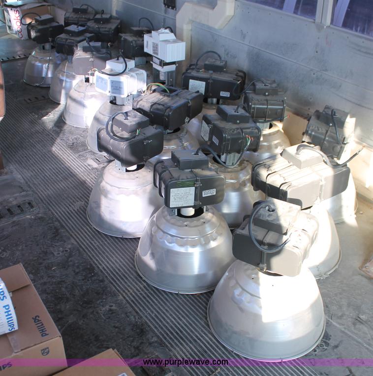 image for item E2536 (17) Lithonia M59 industrial indoor lights