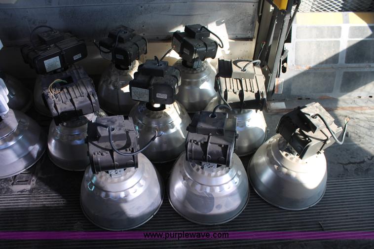 image for item E2536 (17) Lithonia M59 industrial indoor lights