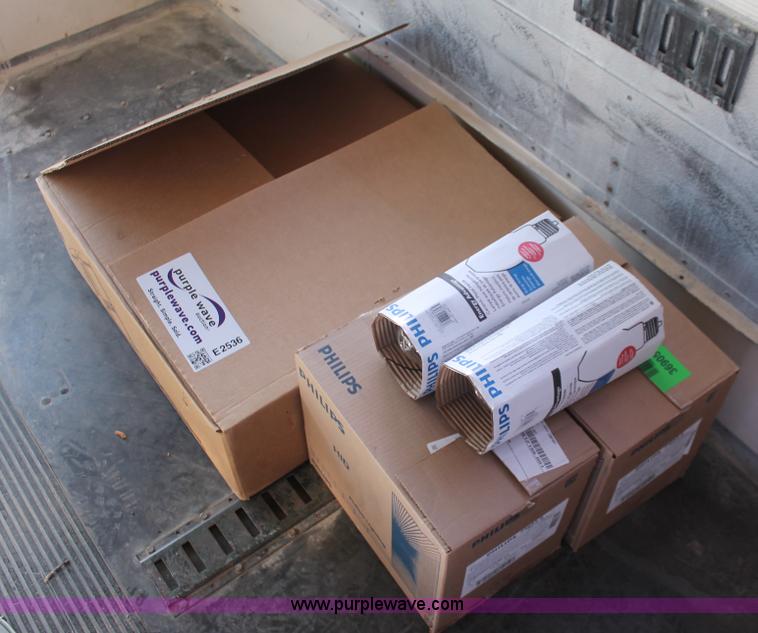 image for item E2536 (17) Lithonia M59 industrial indoor lights