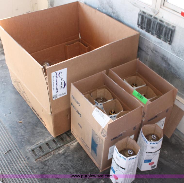 image for item E2536 (17) Lithonia M59 industrial indoor lights