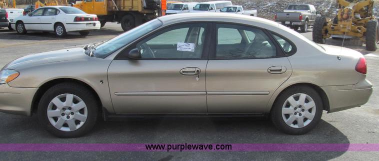 image for item E3640 2001 Ford Taurus LX