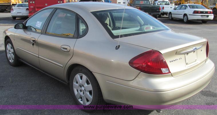 image for item E3640 2001 Ford Taurus LX