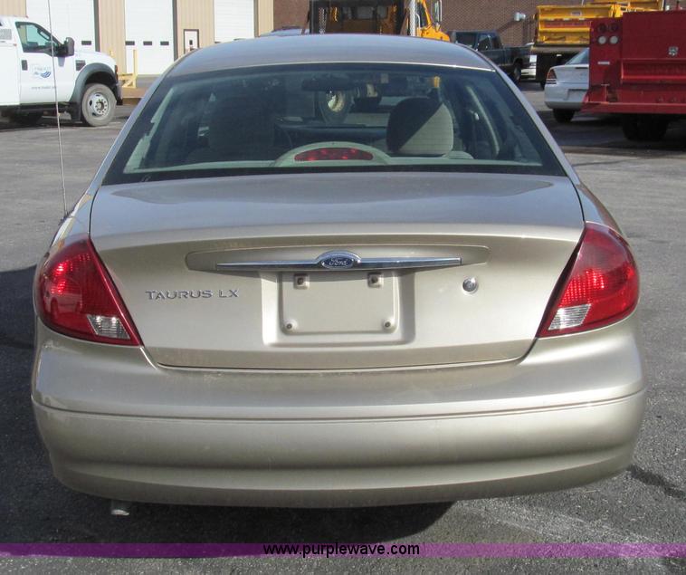 image for item E3640 2001 Ford Taurus LX