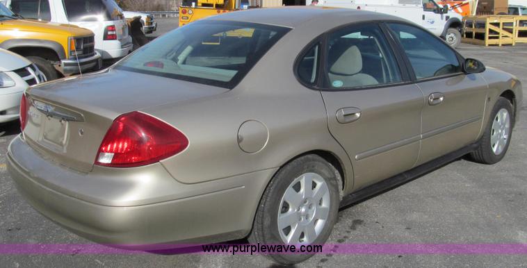 image for item E3640 2001 Ford Taurus LX