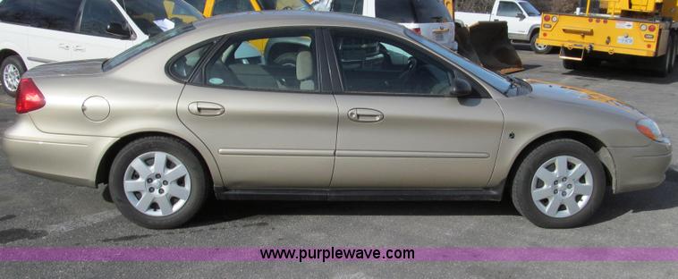 image for item E3640 2001 Ford Taurus LX