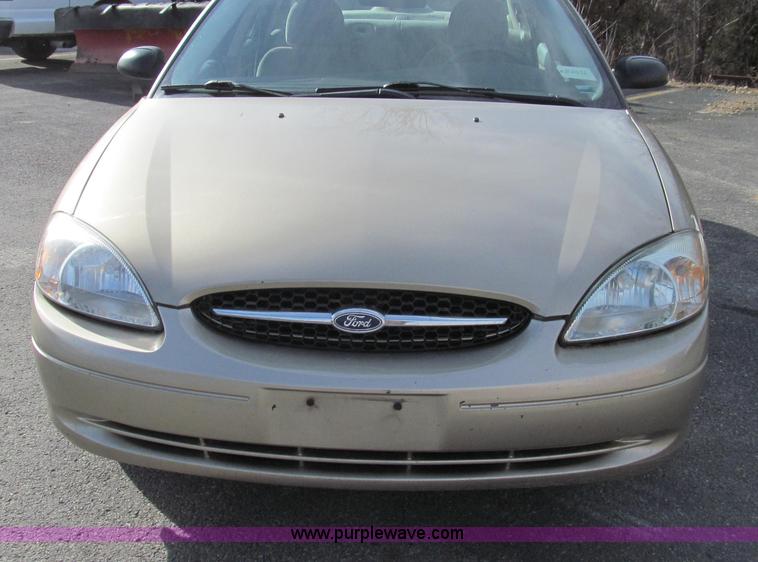 image for item E3640 2001 Ford Taurus LX
