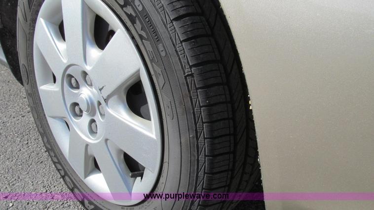 image for item E3640 2001 Ford Taurus LX