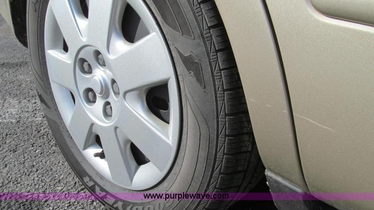 image for item E3640 2001 Ford Taurus LX