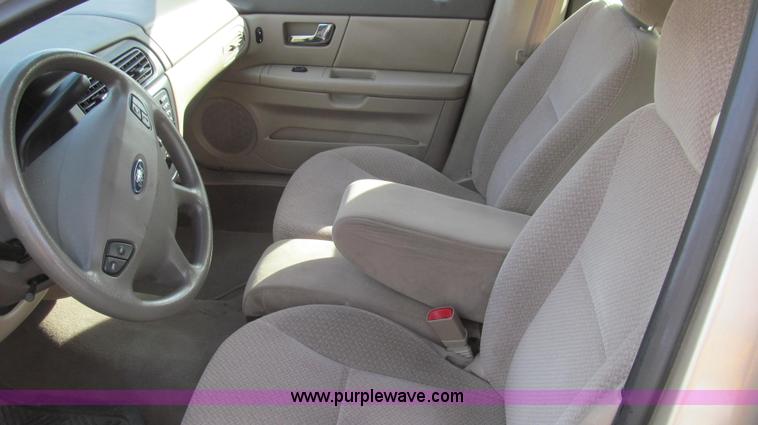 image for item E3640 2001 Ford Taurus LX