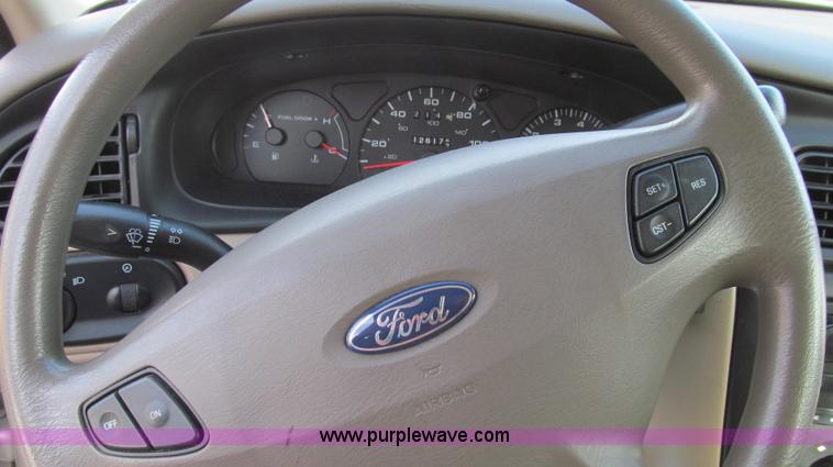 image for item E3640 2001 Ford Taurus LX