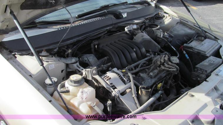 image for item E3640 2001 Ford Taurus LX