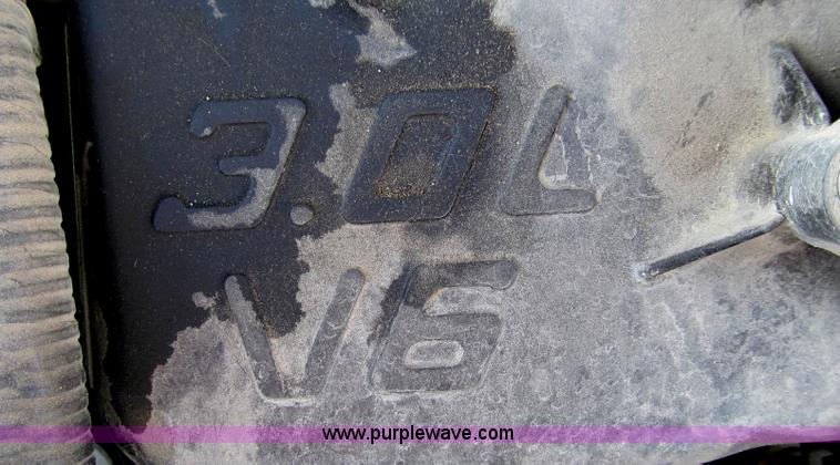 image for item E3640 2001 Ford Taurus LX