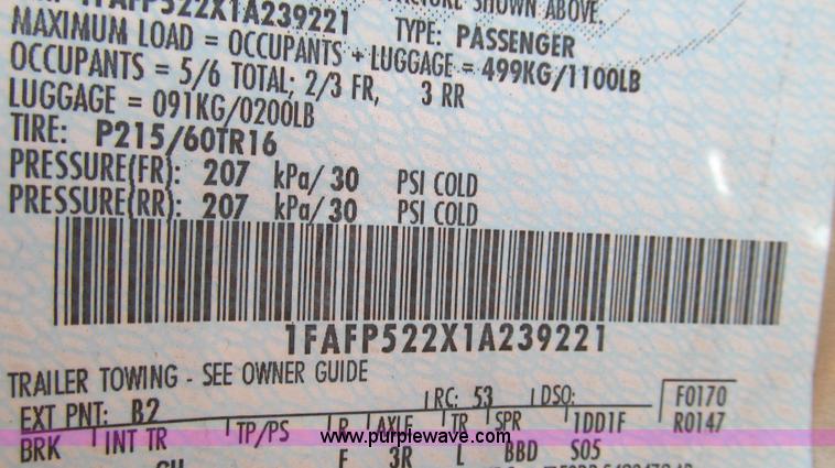 image for item E3640 2001 Ford Taurus LX