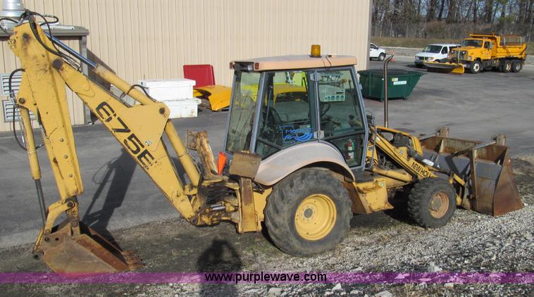 image for item E3641 1999 New Holland 675E backhoe