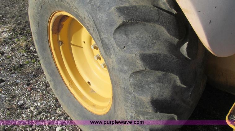 image for item E3641 1999 New Holland 675E backhoe