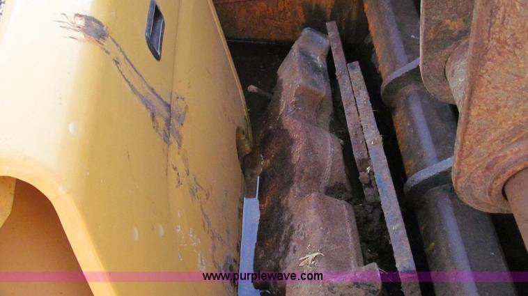 image for item E3641 1999 New Holland 675E backhoe