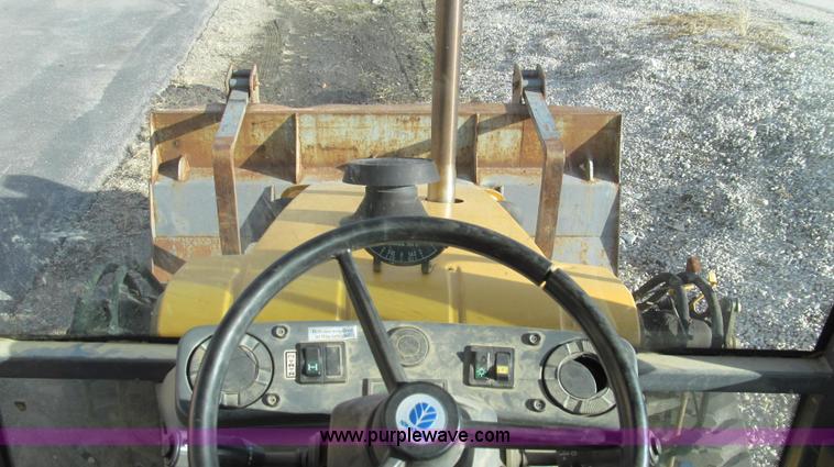 image for item E3641 1999 New Holland 675E backhoe