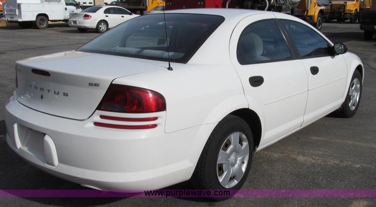 image for item E3642 2004 Dodge Stratus SE