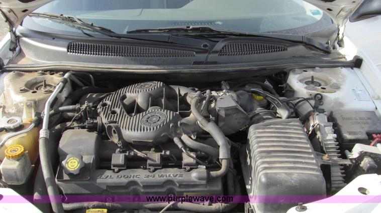 image for item E3642 2004 Dodge Stratus SE