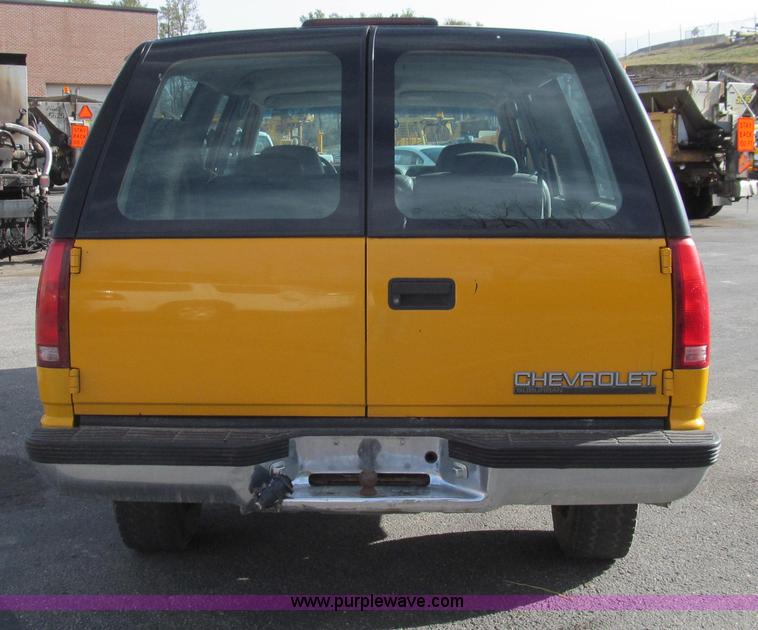 image for item E3643 1997 Chevrolet Suburban K2500 SUV