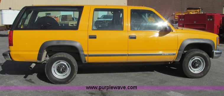 image for item E3643 1997 Chevrolet Suburban K2500 SUV