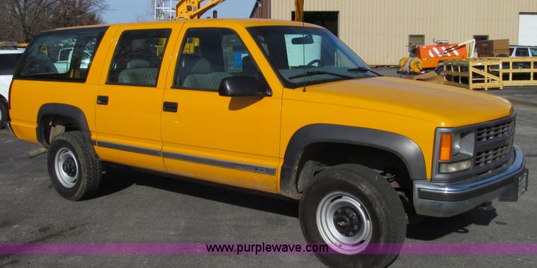 image for item E3643 1997 Chevrolet Suburban K2500 SUV
