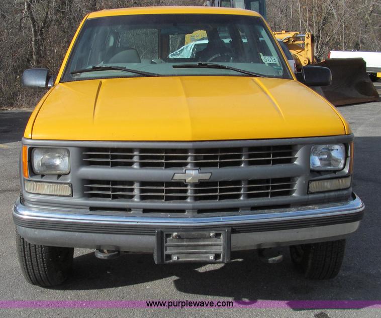 image for item E3643 1997 Chevrolet Suburban K2500 SUV