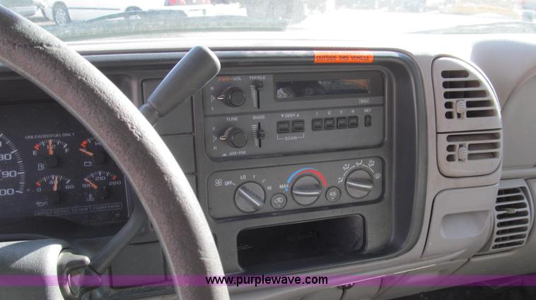 image for item E3643 1997 Chevrolet Suburban K2500 SUV