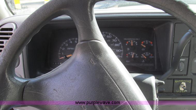 image for item E3643 1997 Chevrolet Suburban K2500 SUV