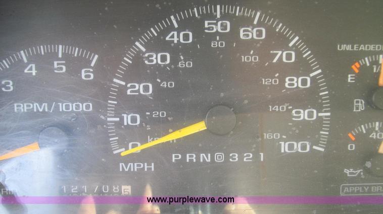 image for item E3643 1997 Chevrolet Suburban K2500 SUV