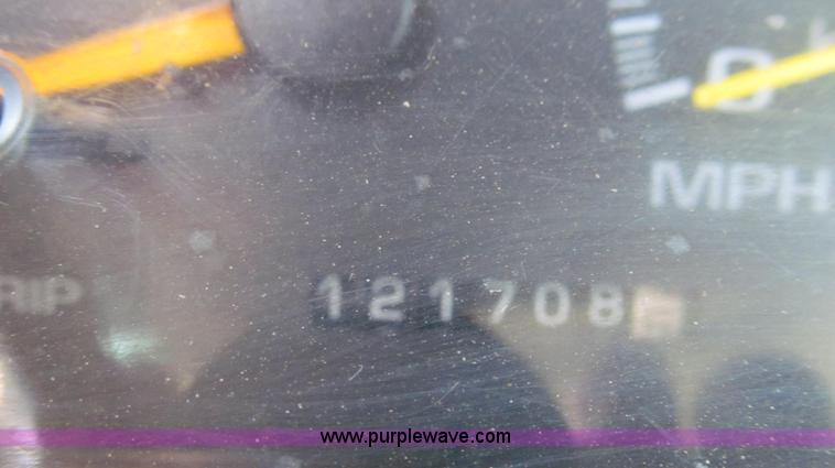 image for item E3643 1997 Chevrolet Suburban K2500 SUV