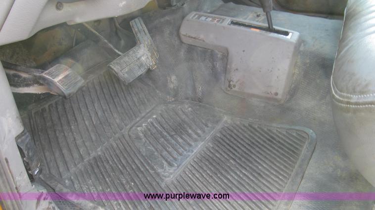 image for item E3643 1997 Chevrolet Suburban K2500 SUV