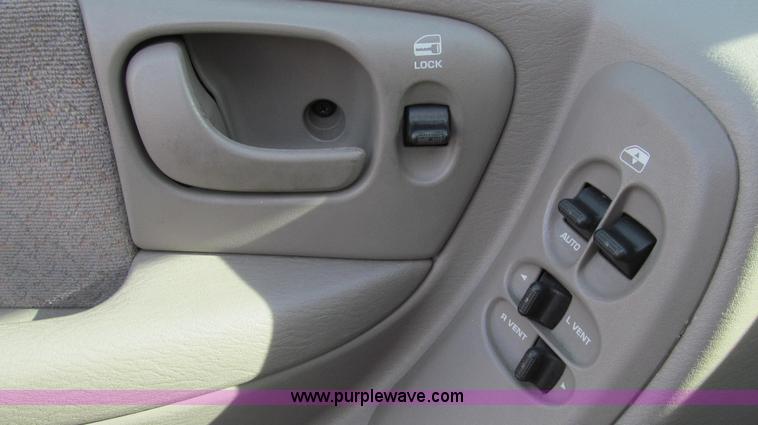 image for item E3644 2001 Dodge Grand Caravan Sport